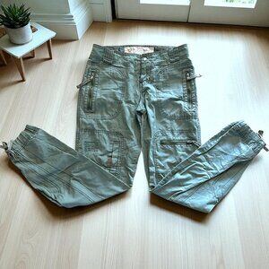 Abercrombie and Fitch cargo pants Size 2